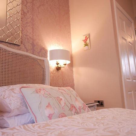 Bowness Bay Suites (Adults Only) Eksteriør billede