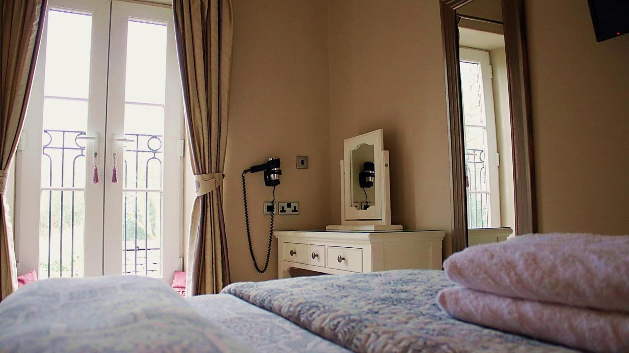 Bowness Bay Suites (Adults Only) Eksteriør billede