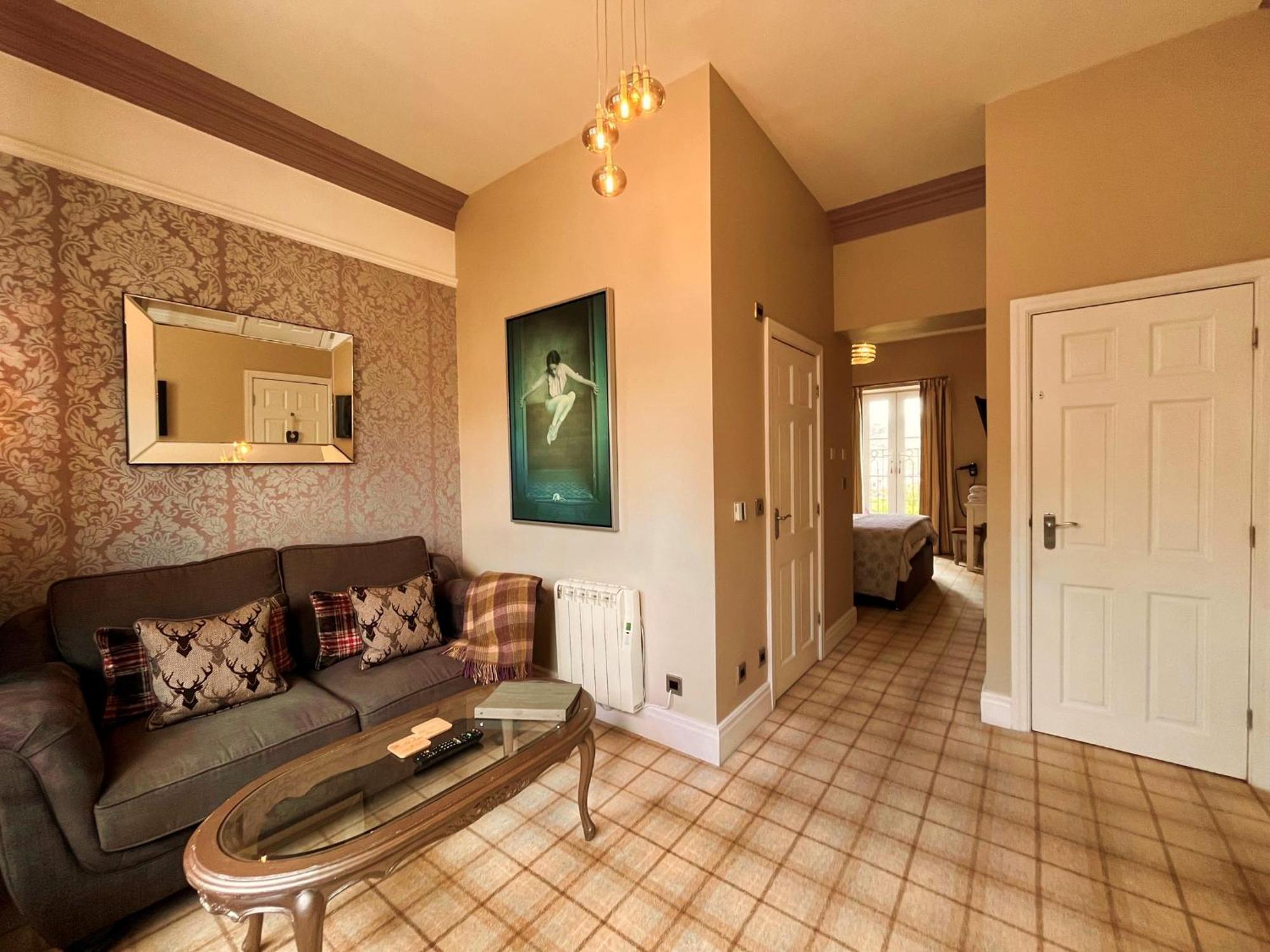 Bowness Bay Suites (Adults Only) Eksteriør billede