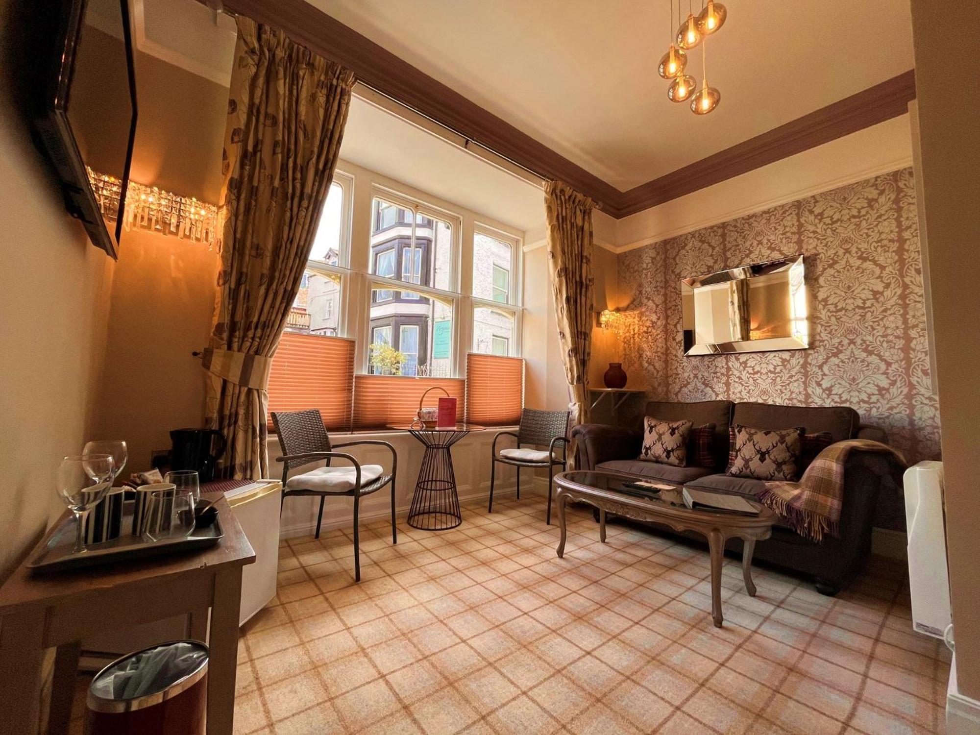 Bowness Bay Suites (Adults Only) Eksteriør billede