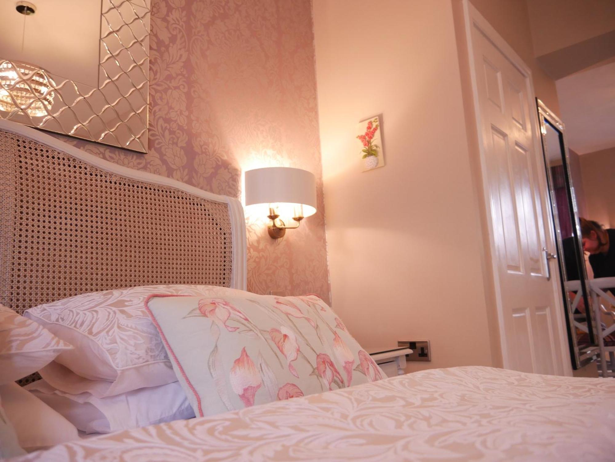 Bowness Bay Suites (Adults Only) Eksteriør billede