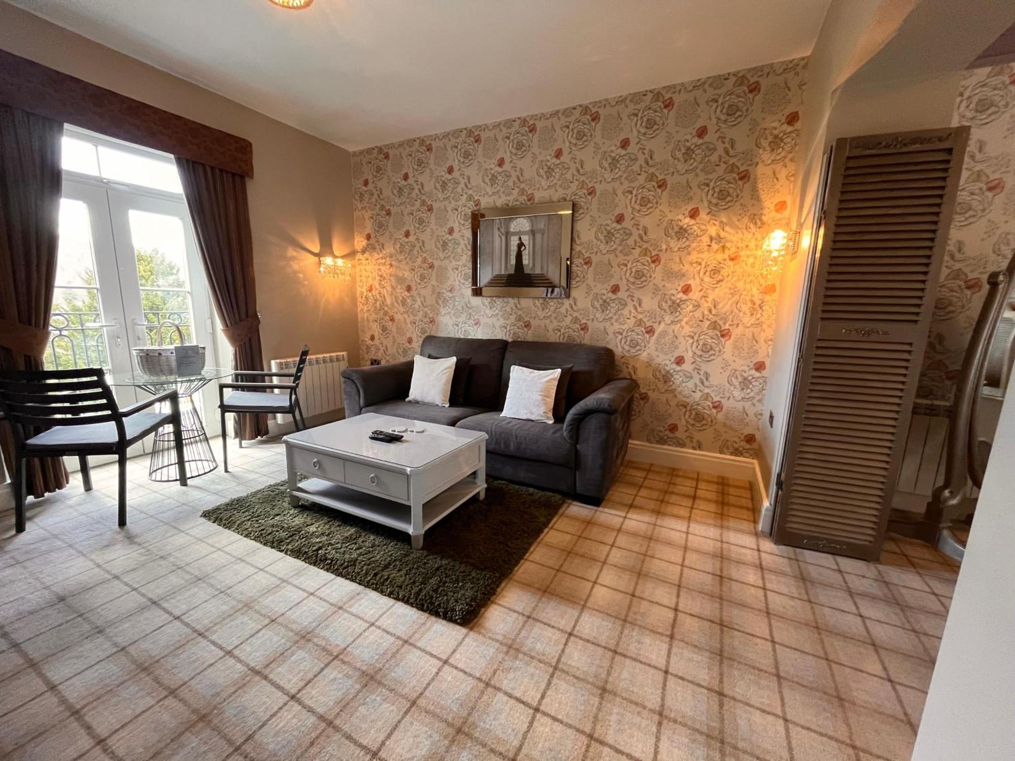 Bowness Bay Suites (Adults Only) Eksteriør billede