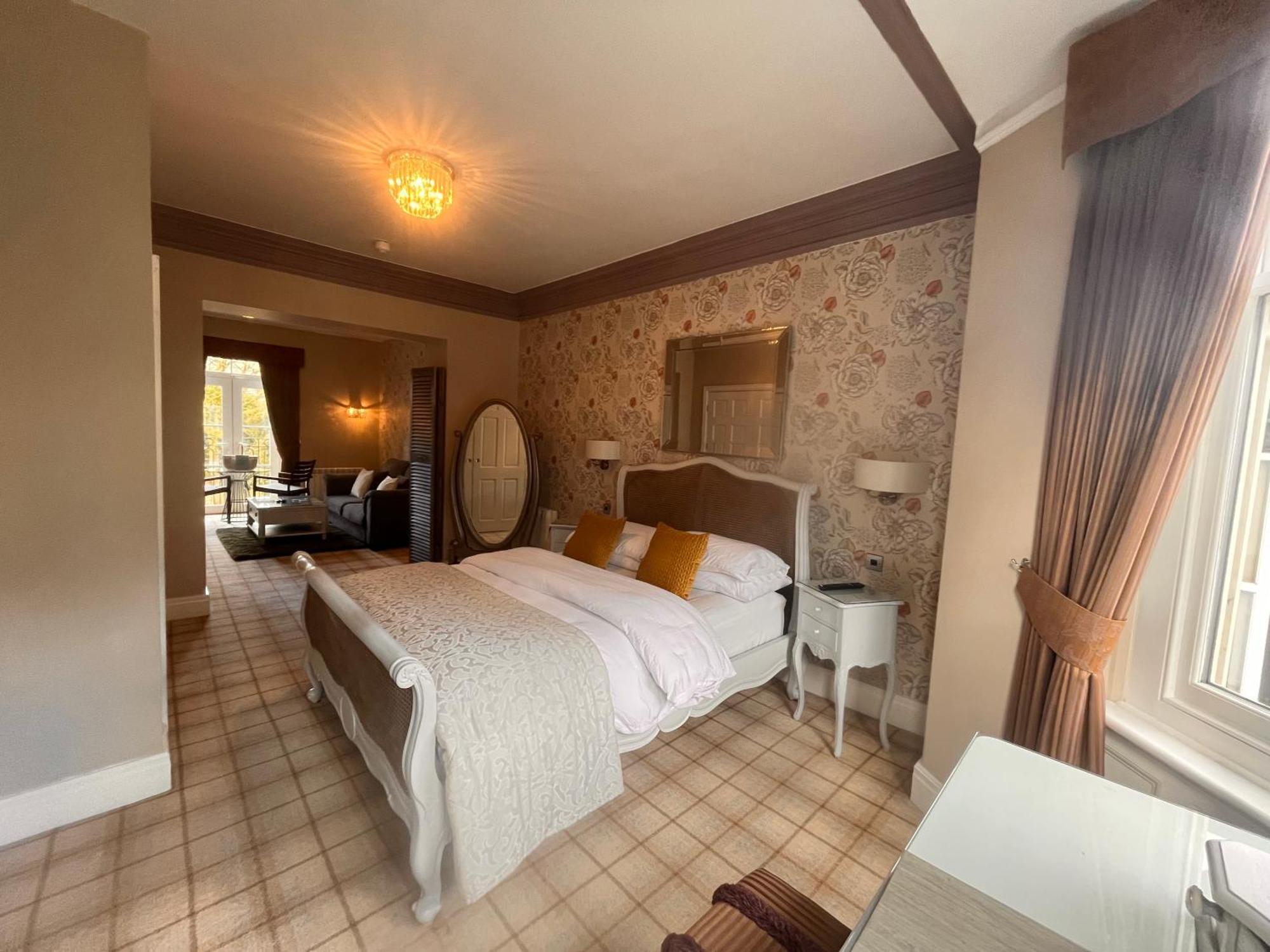 Bowness Bay Suites (Adults Only) Eksteriør billede